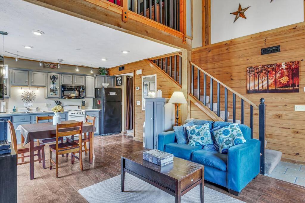3 Bedroom Log Cabin Condo Close To Everything! Branson Exterior photo